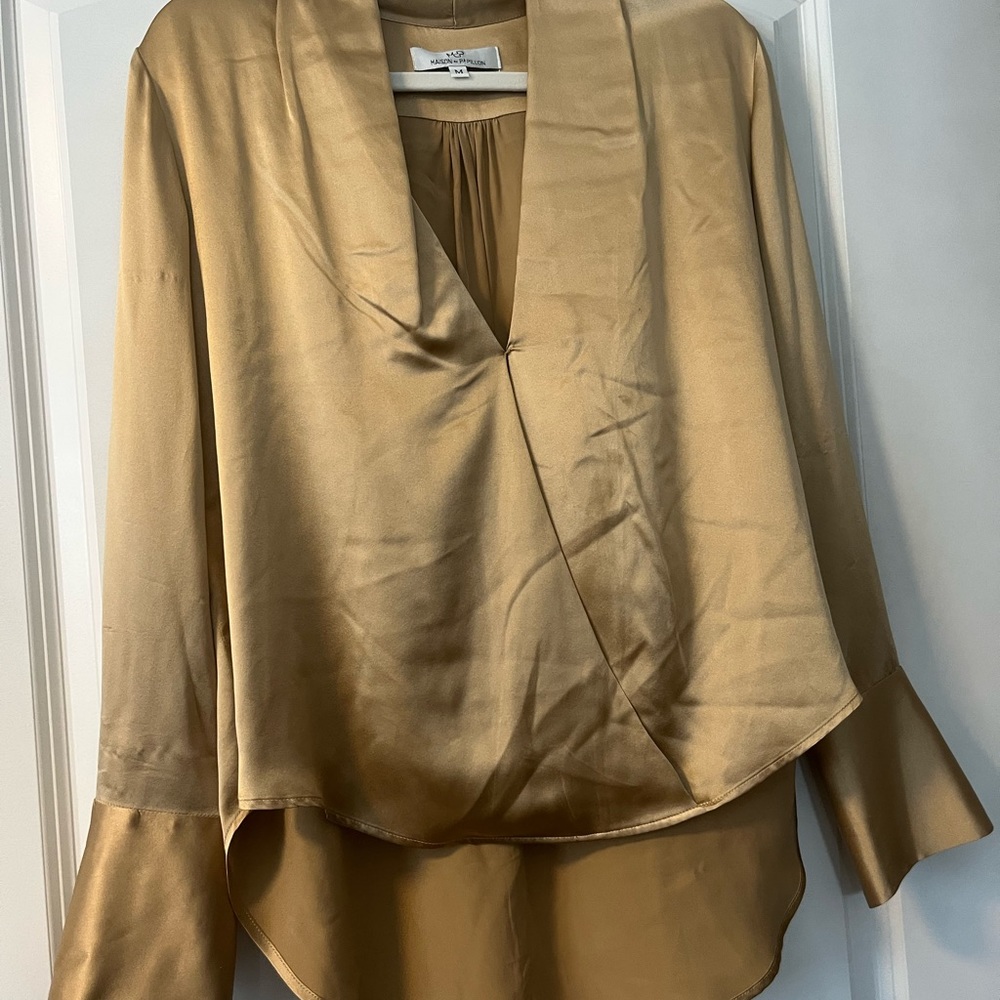 MAISON de PAPILLON 100 % SILK Gold Top
